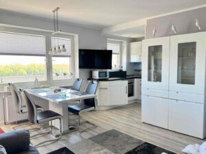 Tief 10 mit beheiztem Pool – Wattn Watt-Blick 604