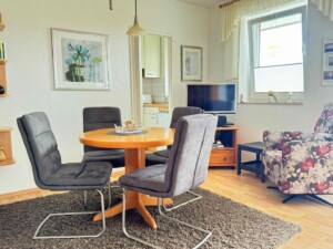 Tief 10 mit beheiztem Pool – Seerose 203  Internet