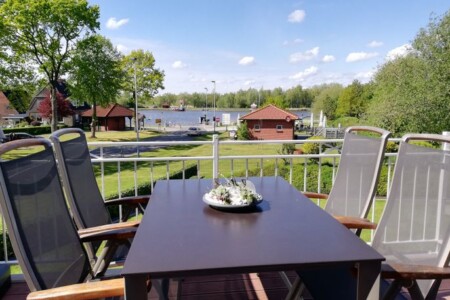 Foto 2 Ferienwohnung Ostfriesland Nordfriesland Villa Kanalblick, Ausguck (Objekt 80003) buchen