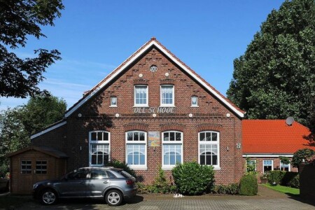 Foto 1 Ferienwohnung Ostfriesland Neuharlingersiel & Umgebung Ferienwohnungen Oll School in der ehem. Pension Janssen (Objekt 75341) buchen