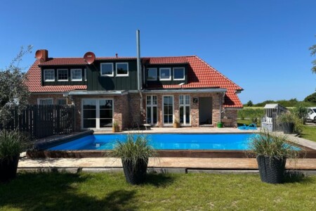 Foto 2 Ferienhaus Ostfriesland Norddeich & Umgebung Huus an`t Diek, Luxus in Deichnähe, Erdgeschosswohnung mit Pool, Nähe Norddeich (Objekt 81429) buchen