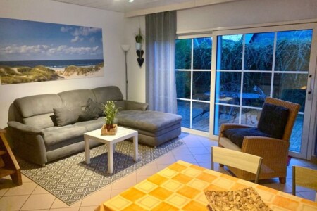 Foto 1 Ferienhaus Ostfriesland Zwischen Elbe und Weser Sonniges Ferienhaus hinter dem Deich (Objekt 86998) buchen