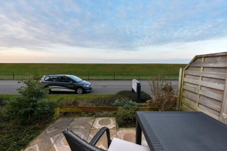 Foto 1 Ferienwohnung Ostfriesland Zwischen Elbe und Weser Ferienwohnung  NW 24 Meerblick mit Terrasse (Objekt 66178) buchen