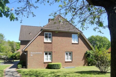 Foto 2 Ferienwohnung Ostfriesland Föhr Haus am Stadtwald OG - Lütt Eilun (4), Grünstreifen (Objekt 92551) buchen