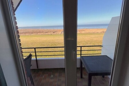 Foto 3 Ferienwohnung Ostfriesland Zwischen Elbe und Weser Ferienwohnung  NW 43 Balkon mit Meerblick (Objekt 90679) buchen