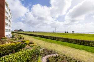 Komfortable Ferienwohnung für 2 am Südstrand mit Wintergarten & Meerblick | Wohnung 12