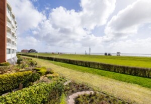 Komfortable Ferienwohnung für 2 am Südstrand mit Wintergarten & Meerblick | Wohnung 12