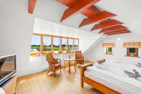 Foto 1 Ferienwohnung Ostfriesland Krummhörn & Umgebung Bummert am Hafen 2 (Objekt 104478) buchen